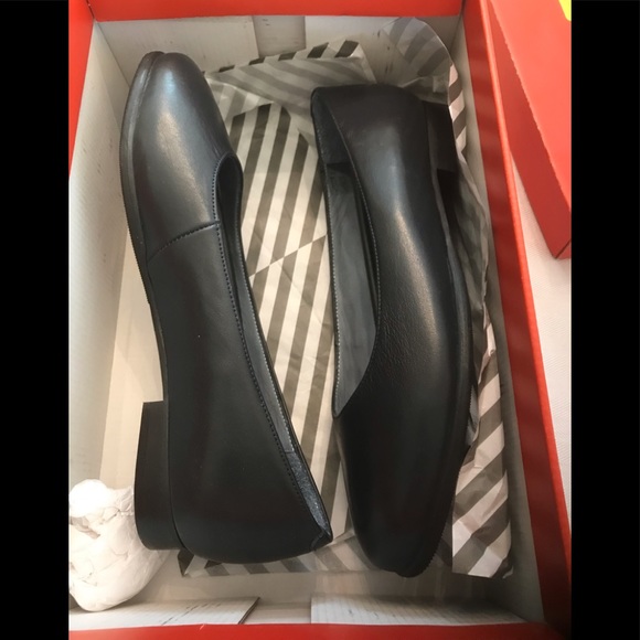 Skypro Polly Vacher Navy Blue Leather Low Heel Pumps Size 7 1/2 - Picture 8 of 9